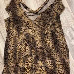 Leopard print dress size M almost new hardly worn. Knee level no brand or tag